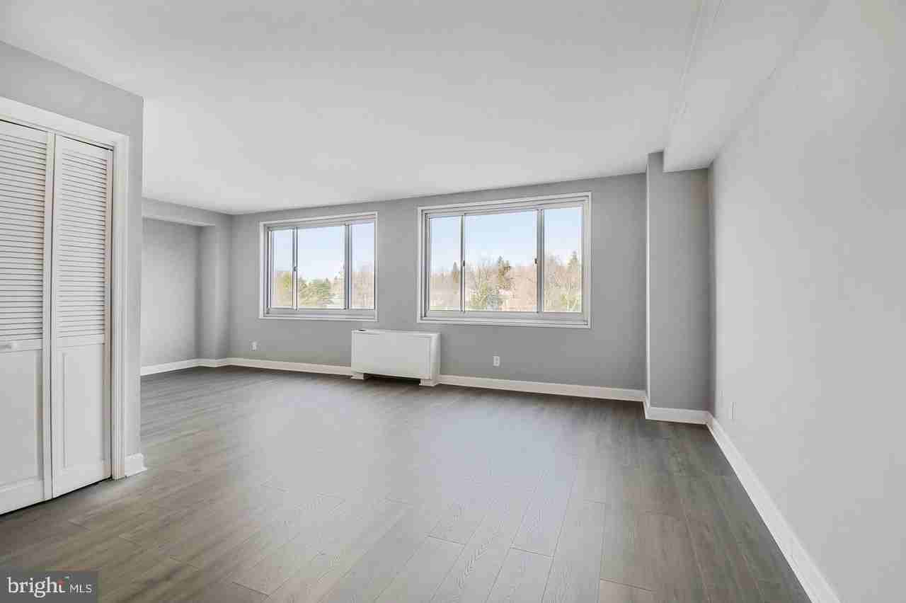 1900 Lyttonsville Rd - Photo 7 of 27