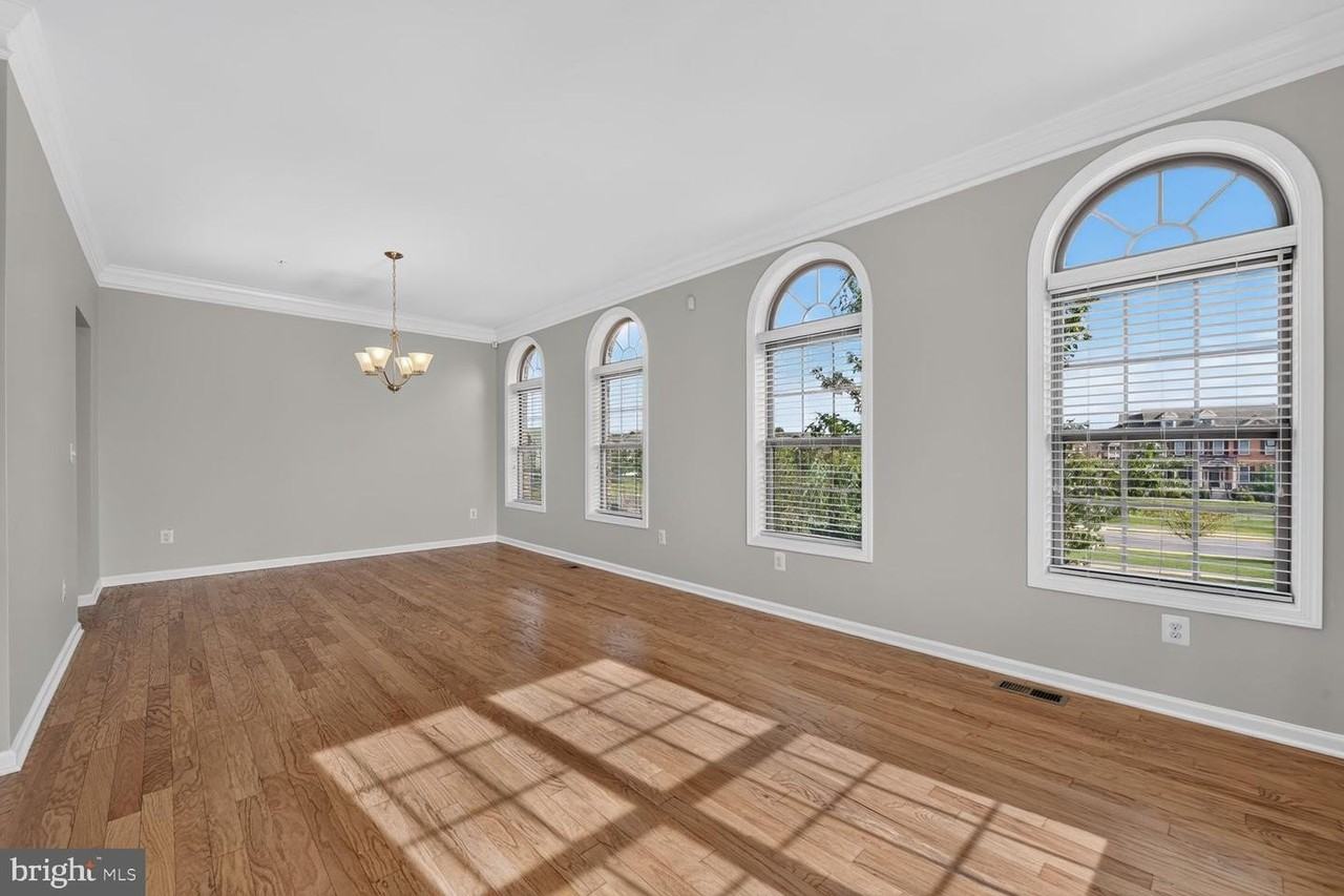 43123 Kendrick Sq - Photo 2 of 21