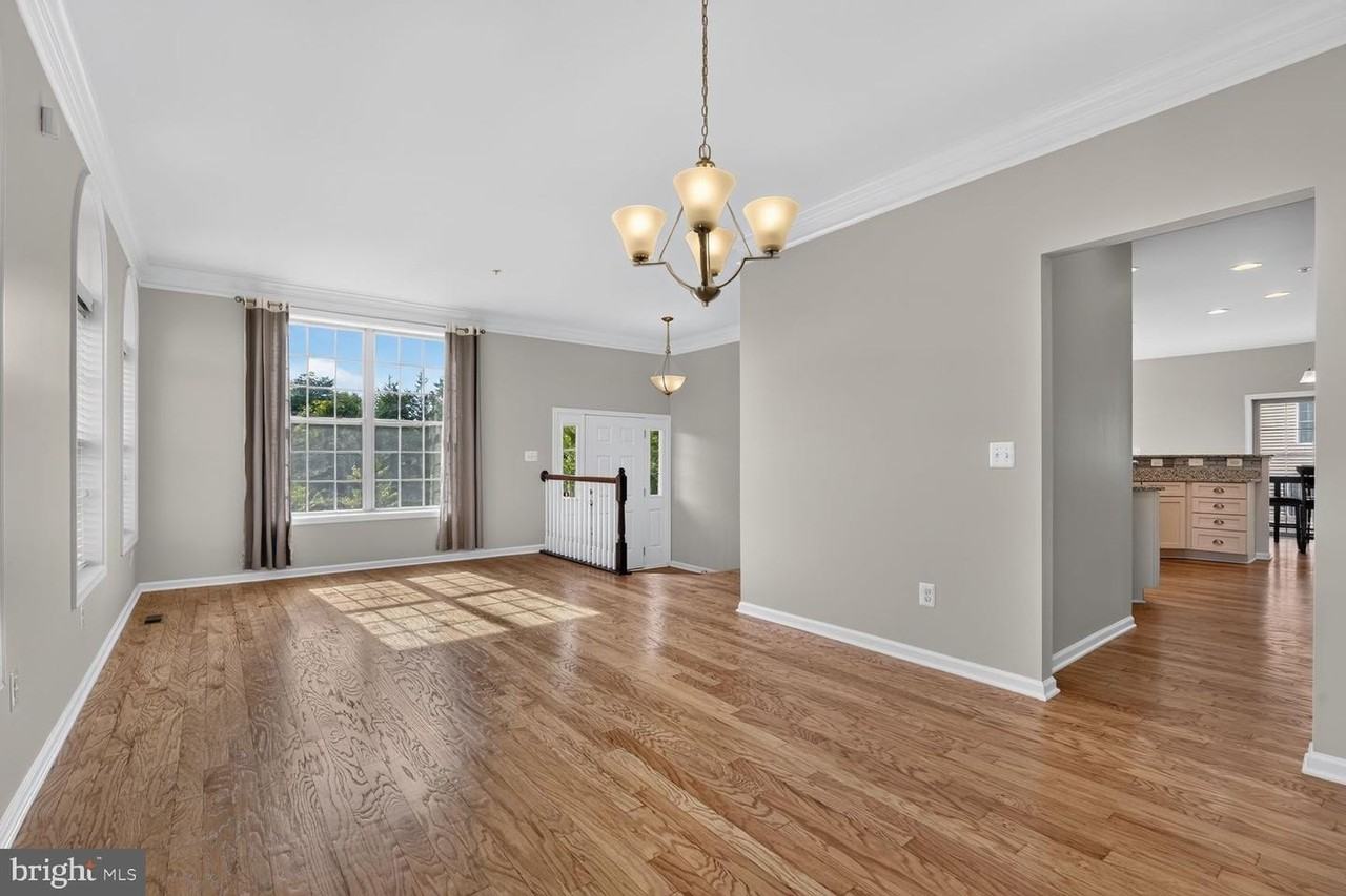 43123 Kendrick Sq - Photo 3 of 21