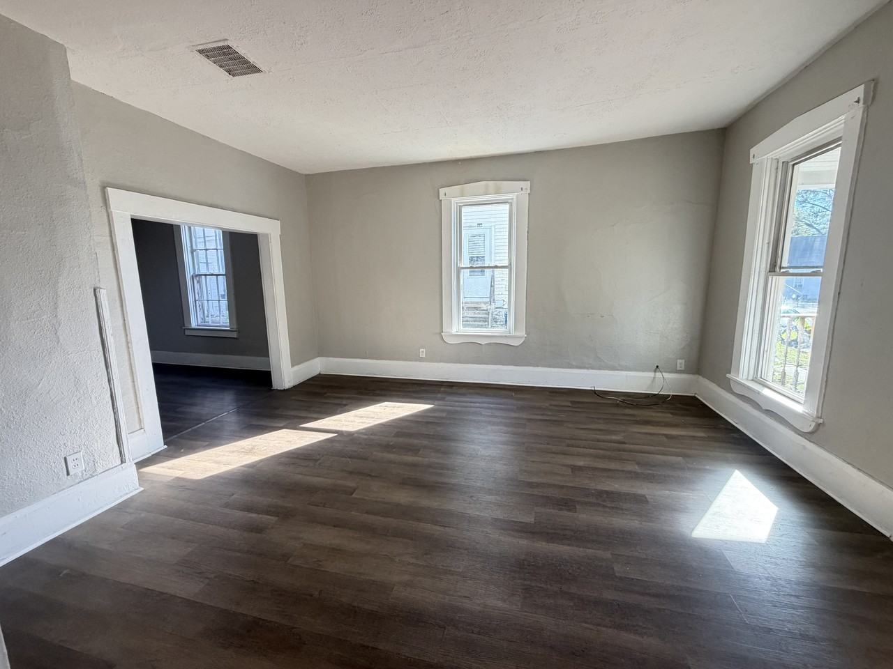 206 W Auburn Ave #206 - Photo 2 of 14