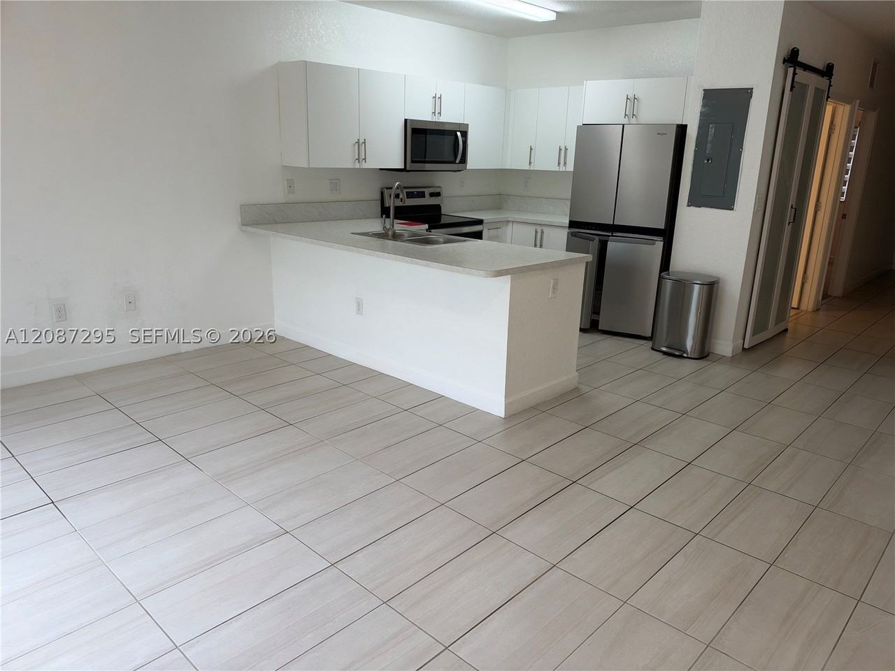 391 Nw 12th Ave - Photo 5 of 34