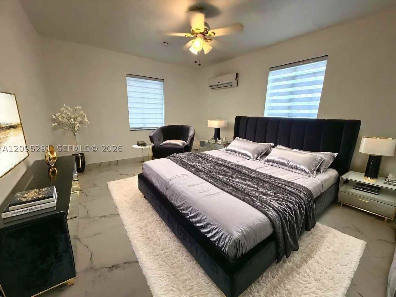 951 E 18th St - Photo 7 of 14