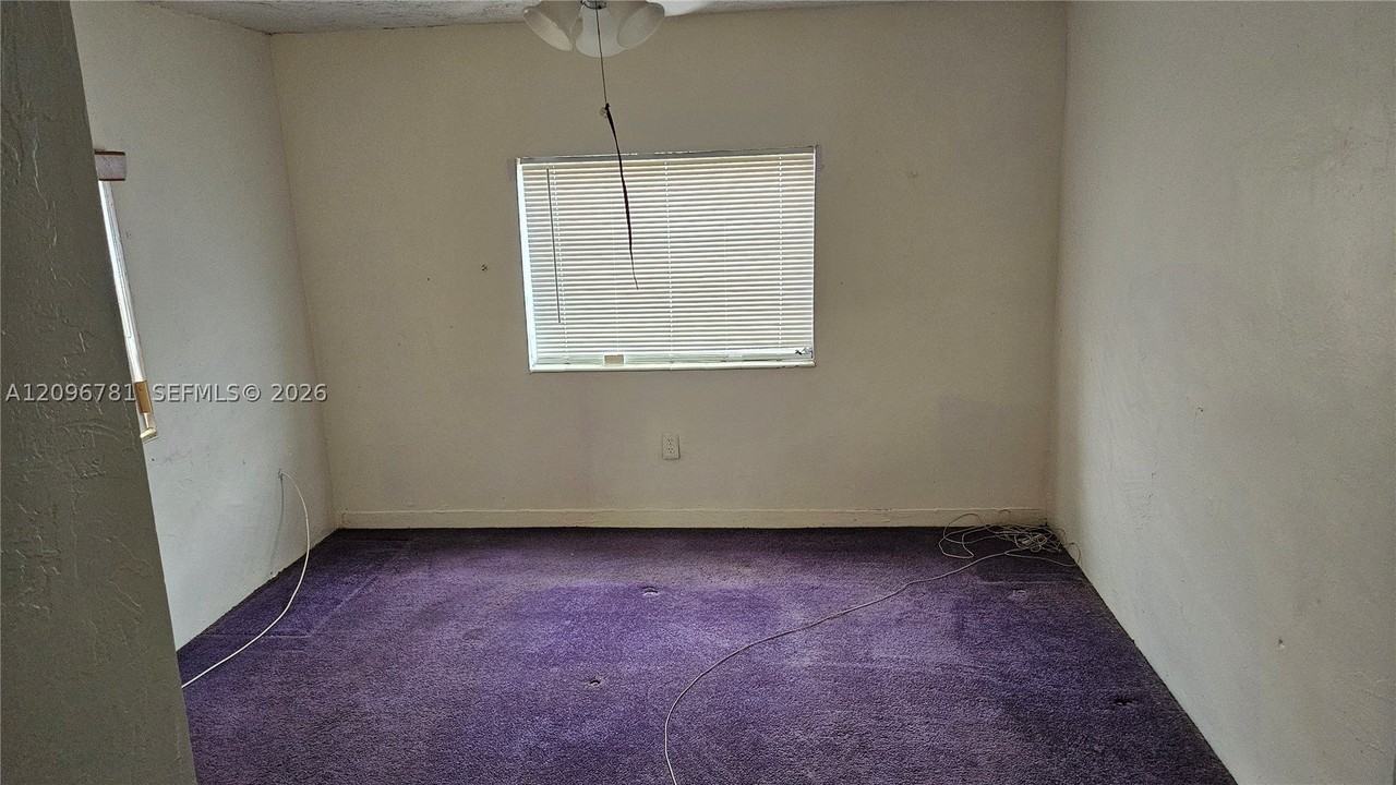 500 Nw 45th St - Photo 6 of 8