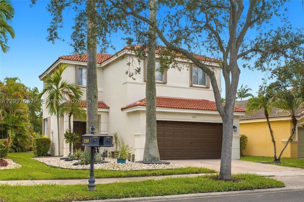 1362 Canary Island Dr - Photo 2 of 28