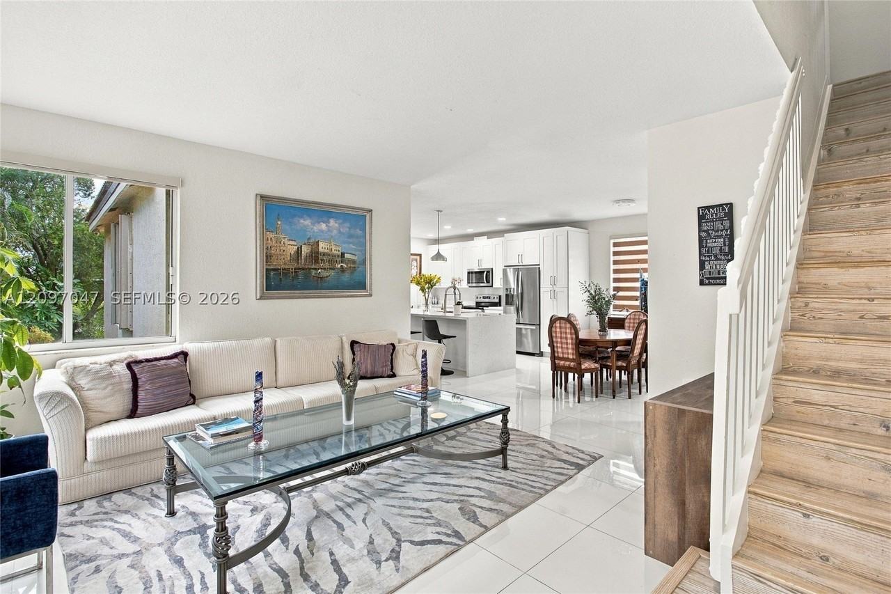 1362 Canary Island Dr - Photo 3 of 28