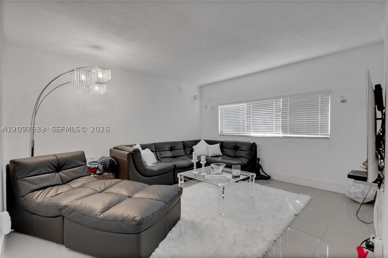 8940 Sw 95th Ave #8940 - Photo 2 of 17