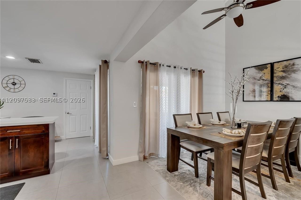 8940 Sw 95th Ave #8940 - Photo 3 of 17
