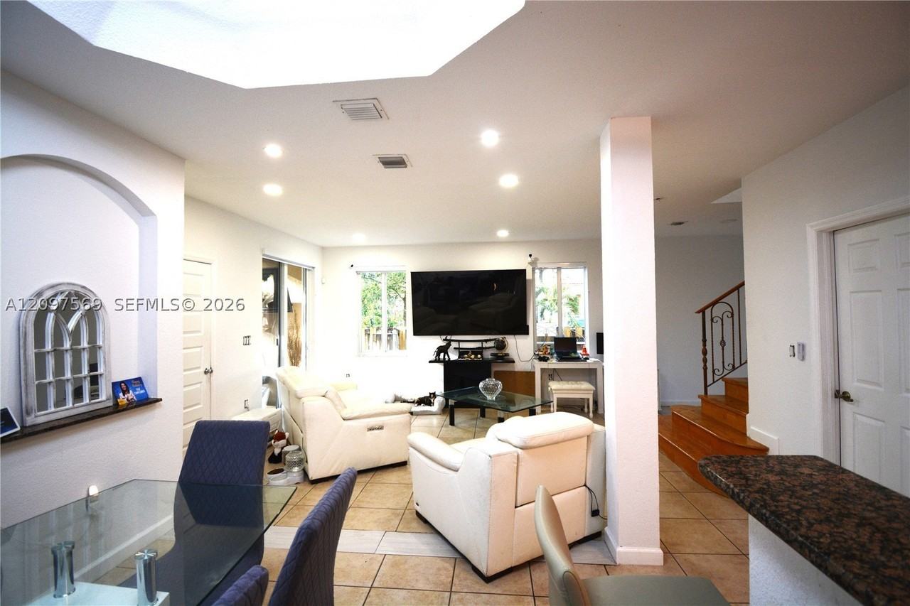 6804 Nw 116th Ct - Photo 7 of 24