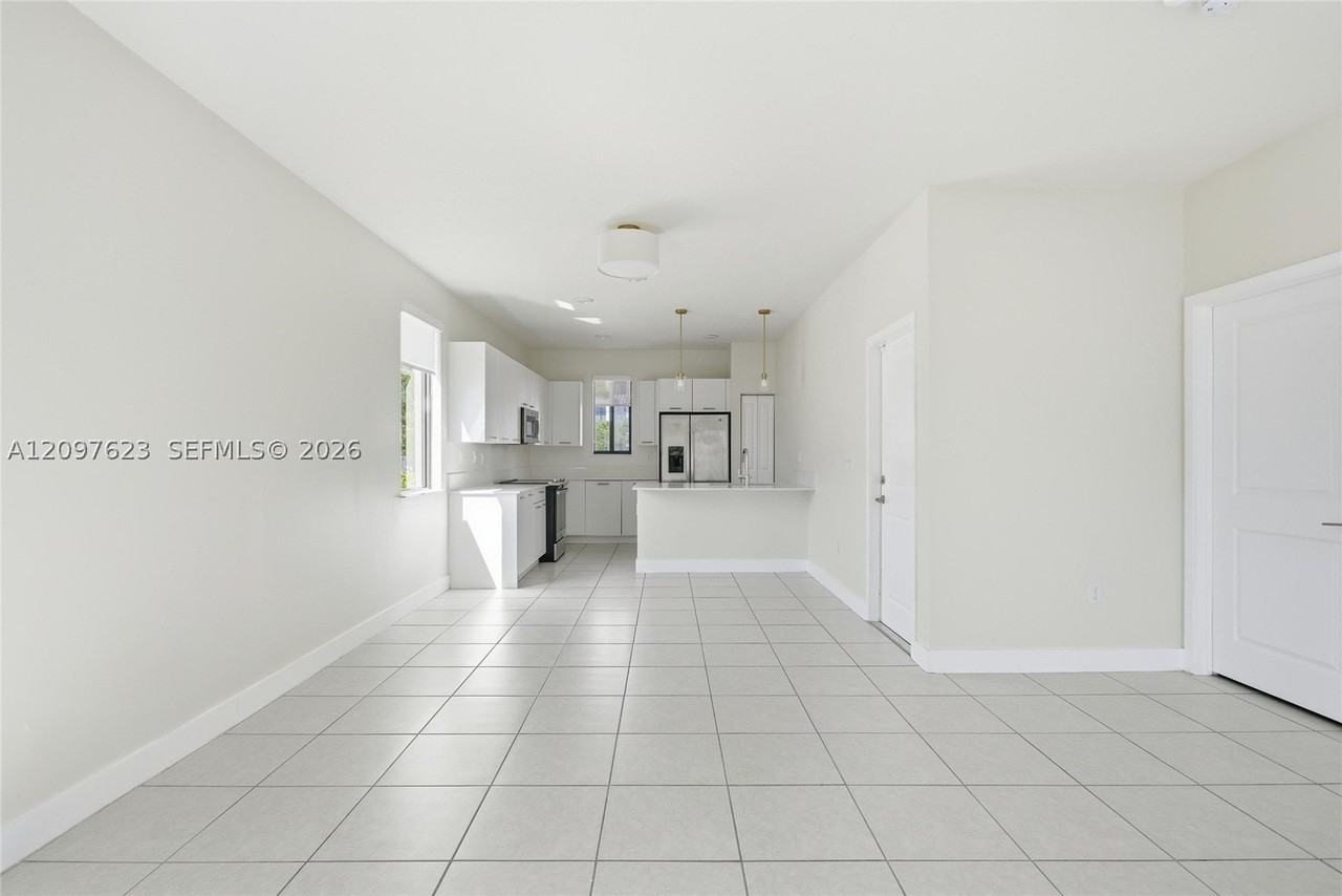 4426 Nw 83rd Pkwy #0 - Photo 7 of 50