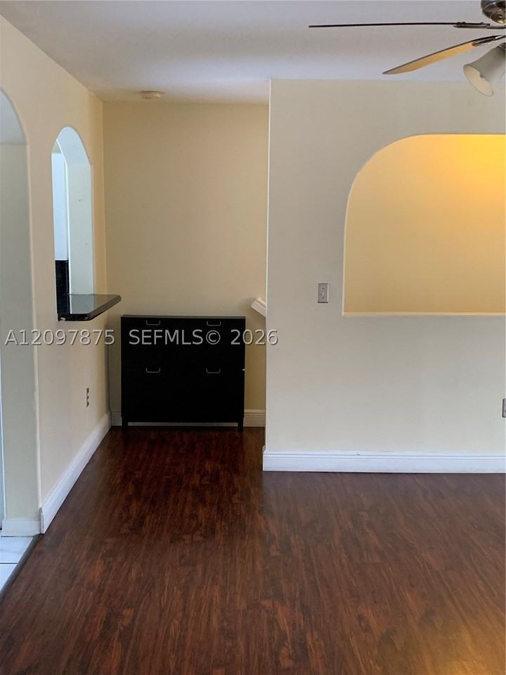 8446 Nw 103rd St #201D - Photo 5 of 10