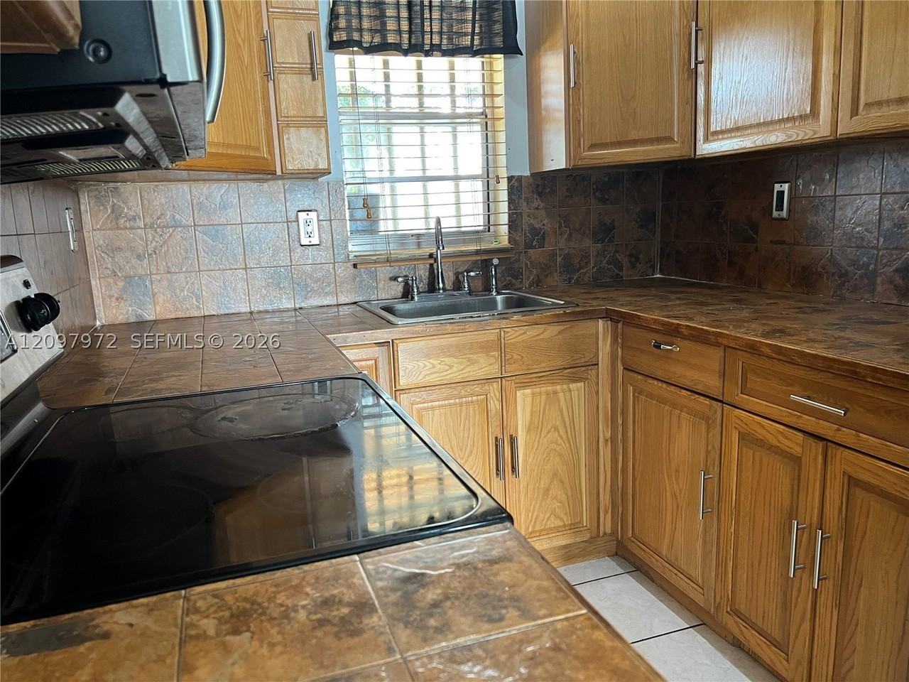 4050 Nw 135th St #18-2 - Photo 2 of 5