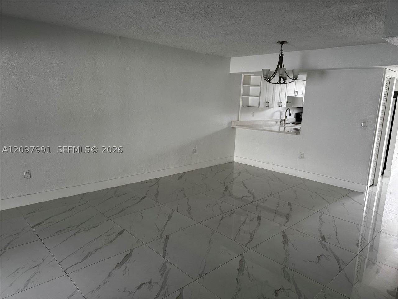 811 W 79th Pl #811 - Photo 3 of 12