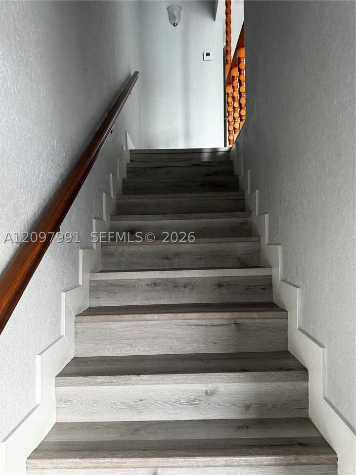 811 W 79th Pl #811 - Photo 7 of 12