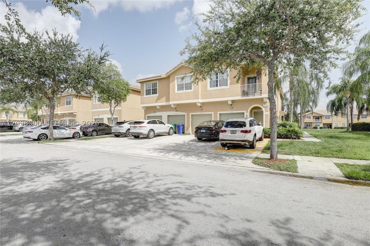 13157 Sw 44th St #17106 - Photo 3 of 22