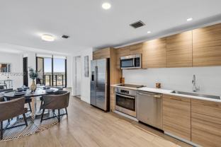 121 Ne 34th St #1514 - Photo 1 of 1
