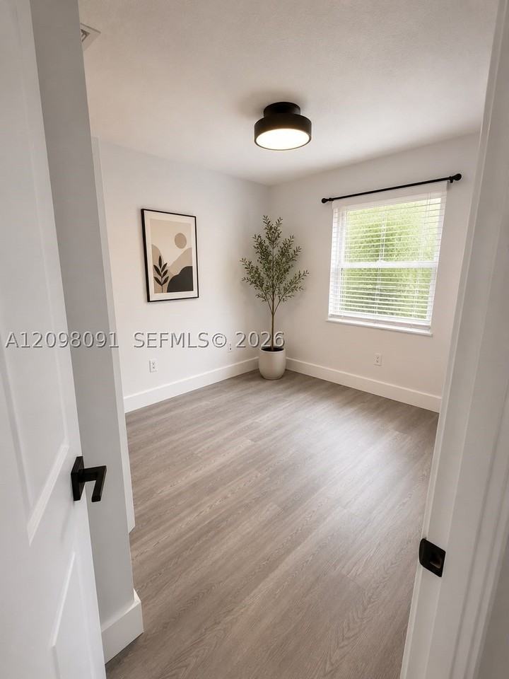 519 Nw 10th Ave #3 - Photo 7 of 9