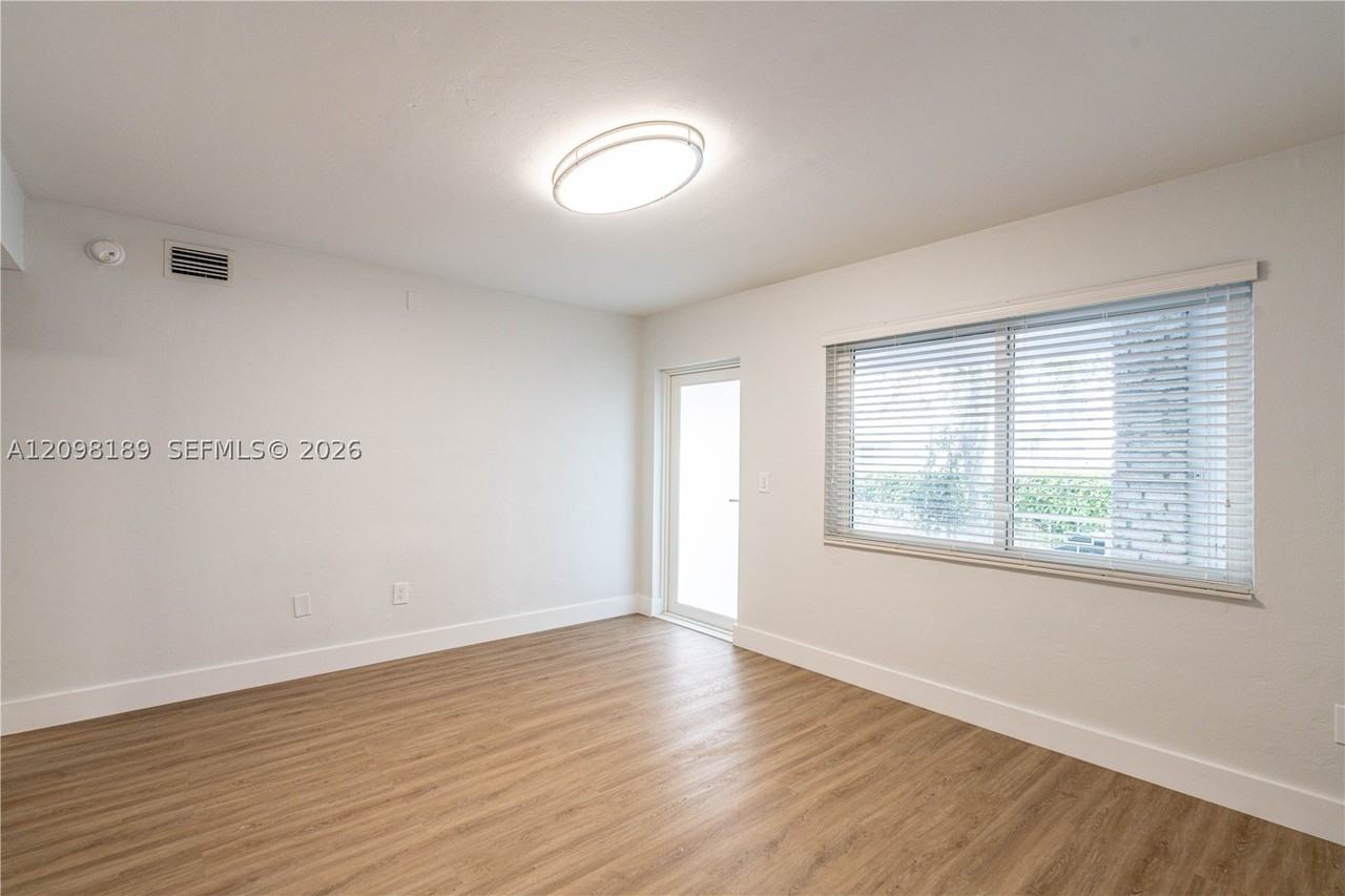 117 S Shore Dr #2 - Photo 3 of 20