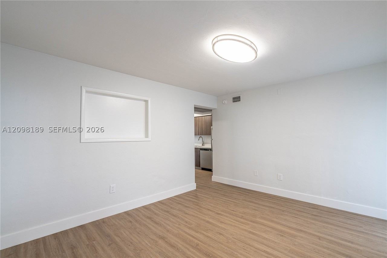 117 S Shore Dr #2 - Photo 4 of 20