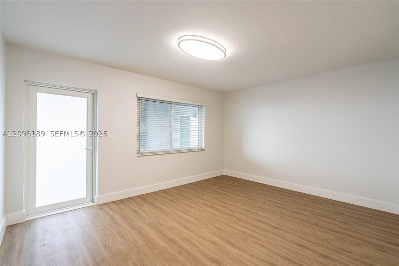 117 S Shore Dr #2 - Photo 5 of 20