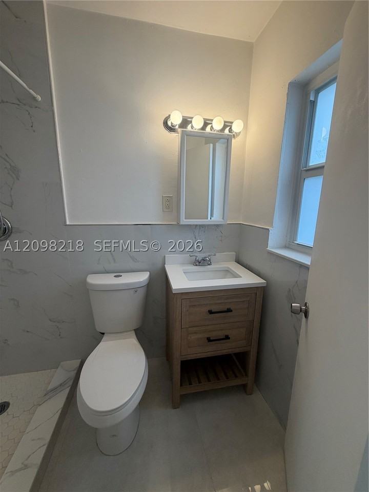 1204 N 24th Ave #1206 - Photo 5 of 14