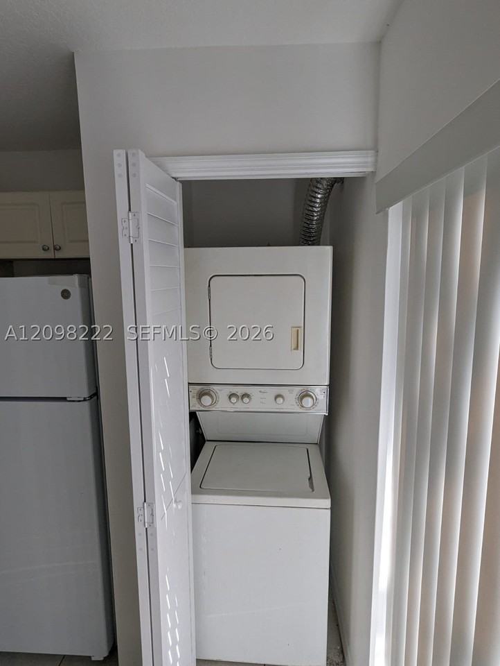 2911 Se 13th Rd #103-40 - Photo 5 of 10
