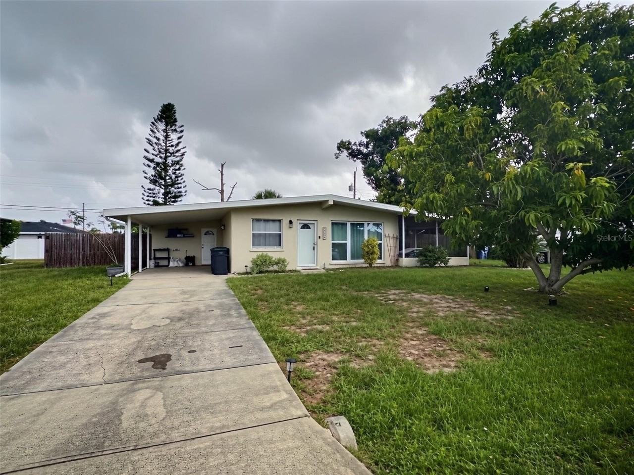 329 Glen Oak Rd - Photo 2 of 18