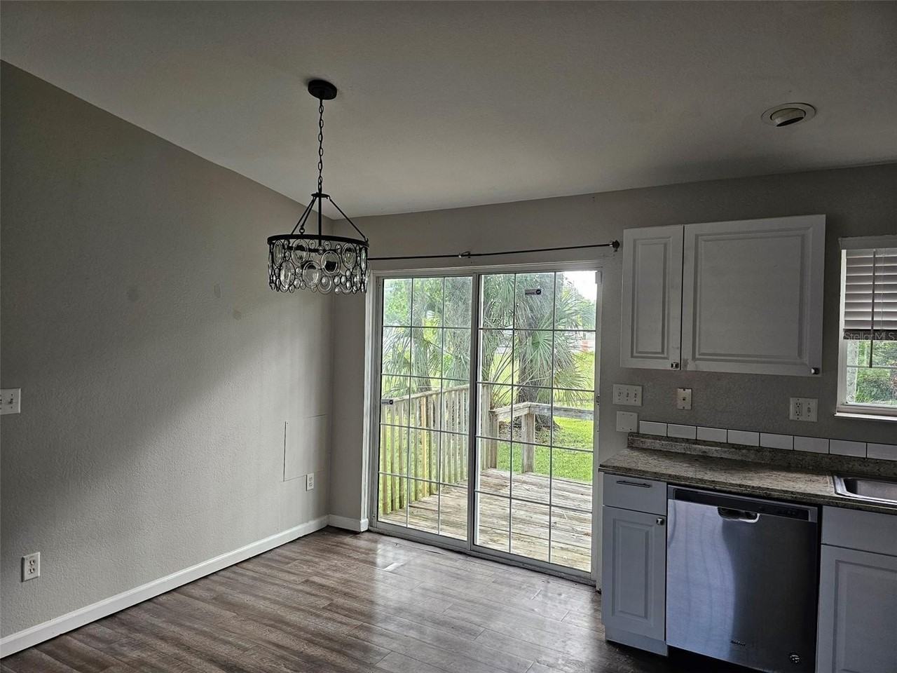 1720 30th Ave E - Photo 5 of 25