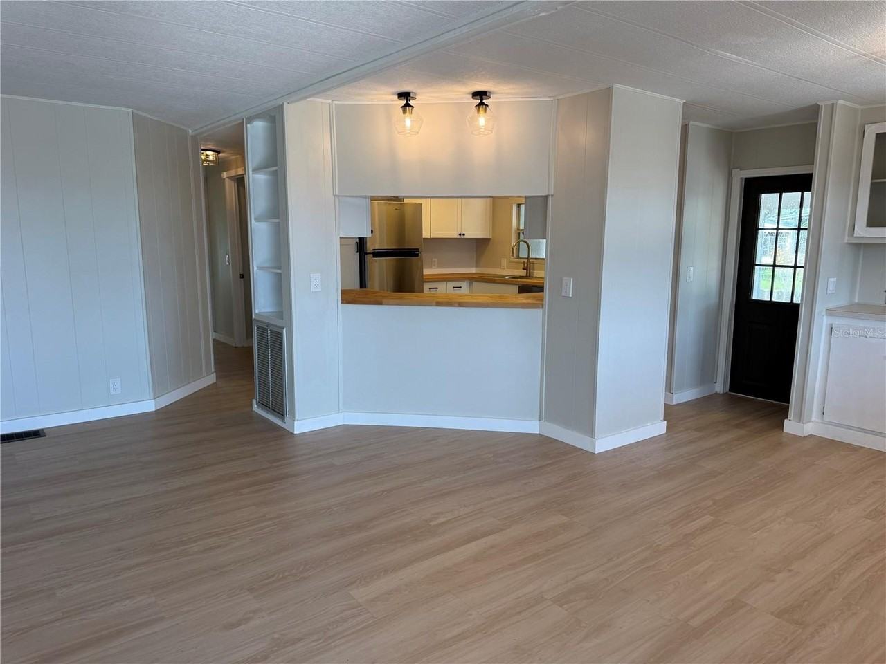 6710 36th Ave E #32 - Photo 7 of 40