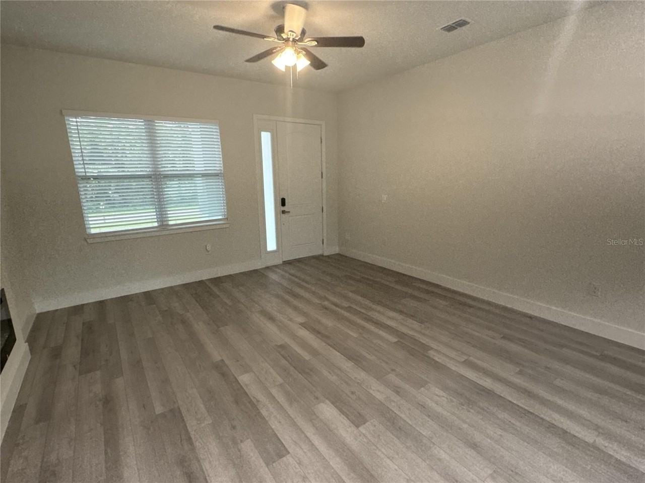 2231 Vancouver Ln - Photo 4 of 22