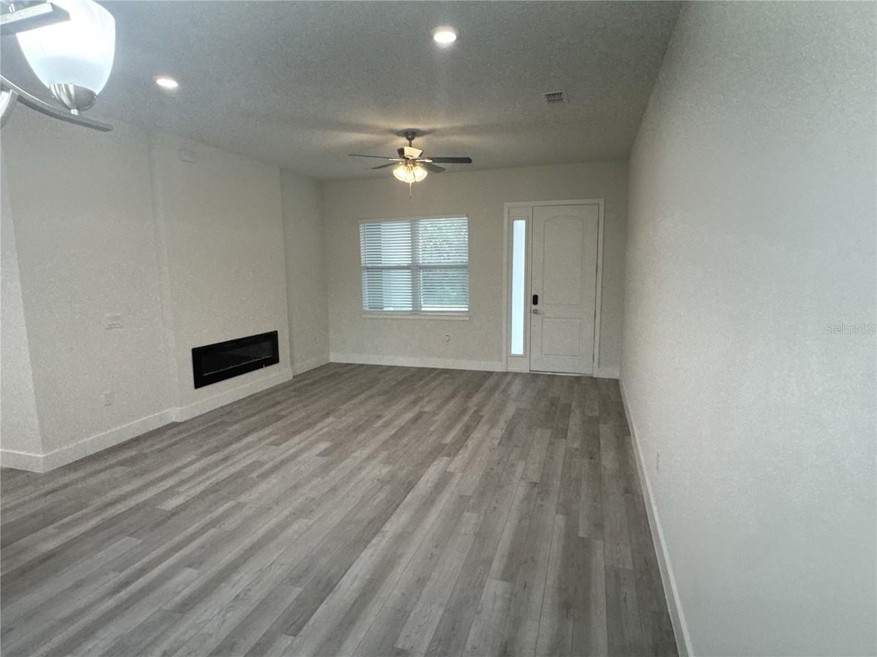 2231 Vancouver Ln - Photo 5 of 22
