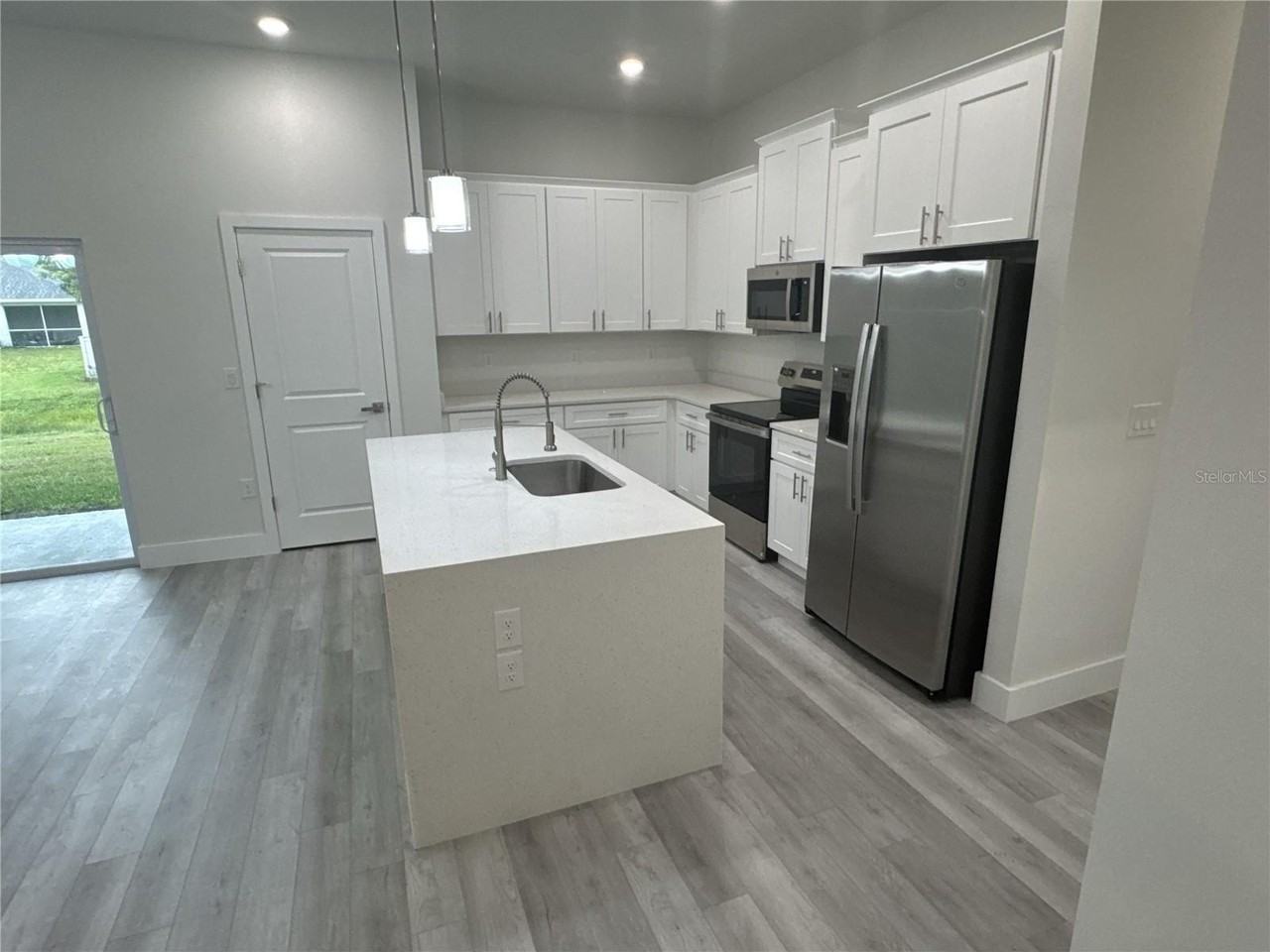 2231 Vancouver Ln - Photo 6 of 22
