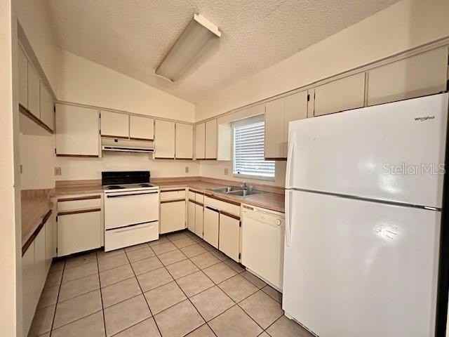 32801 Lake Square Ct #2 - Photo 2 of 8