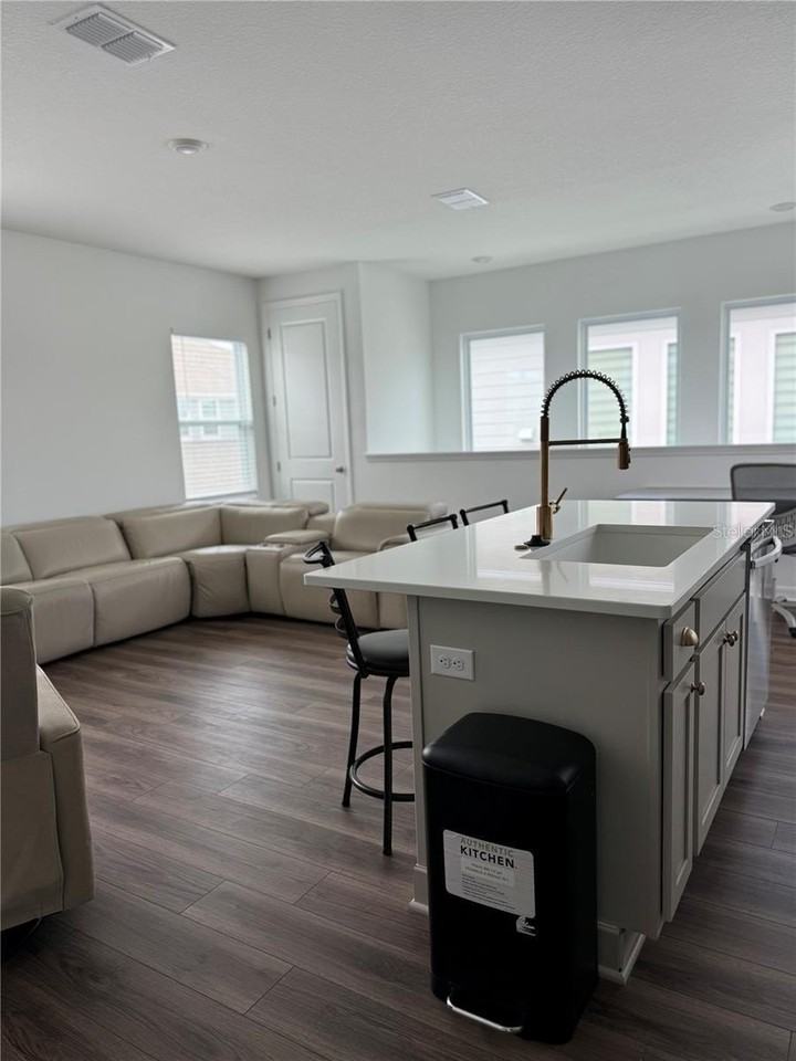 6484 Rover Way - Photo 4 of 8