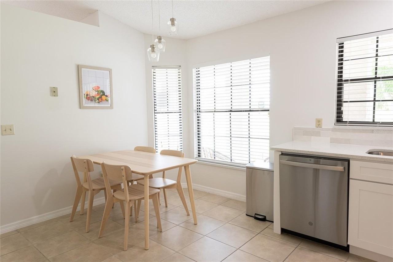 1085 Indian Ridge Trl E - Photo 4 of 26