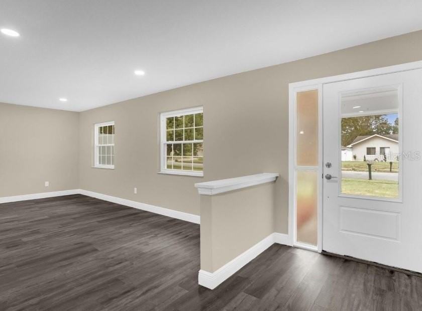 1560 Guinevere Dr - Photo 3 of 26