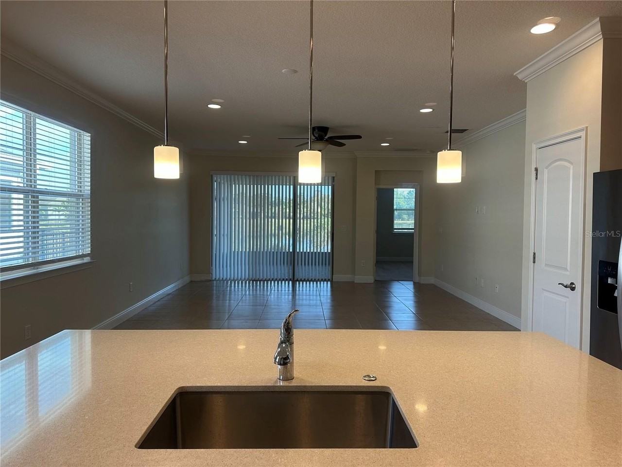 3430 Sagebrush St - Photo 3 of 31