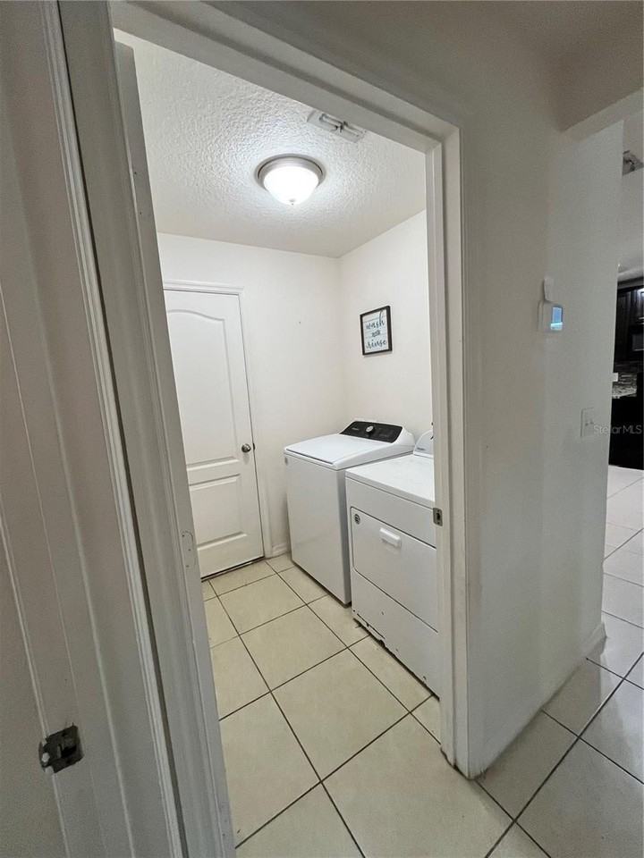 2121 Hibiscus Pl - Photo 6 of 11