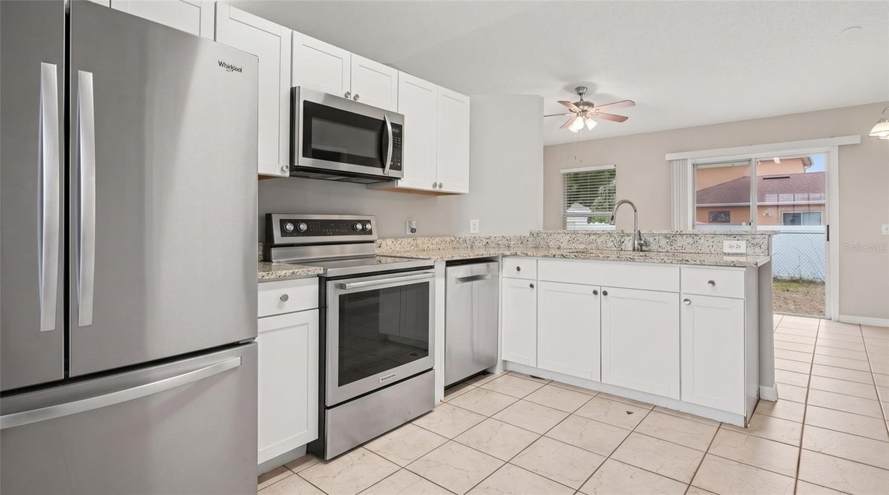 526 Finch Ct - Photo 3 of 11