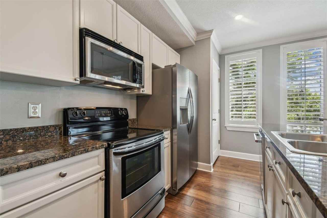 435 S Oregon Ave #304 - Photo 5 of 43