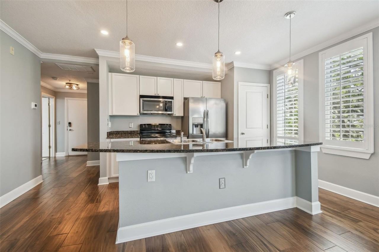 435 S Oregon Ave #304 - Photo 7 of 43