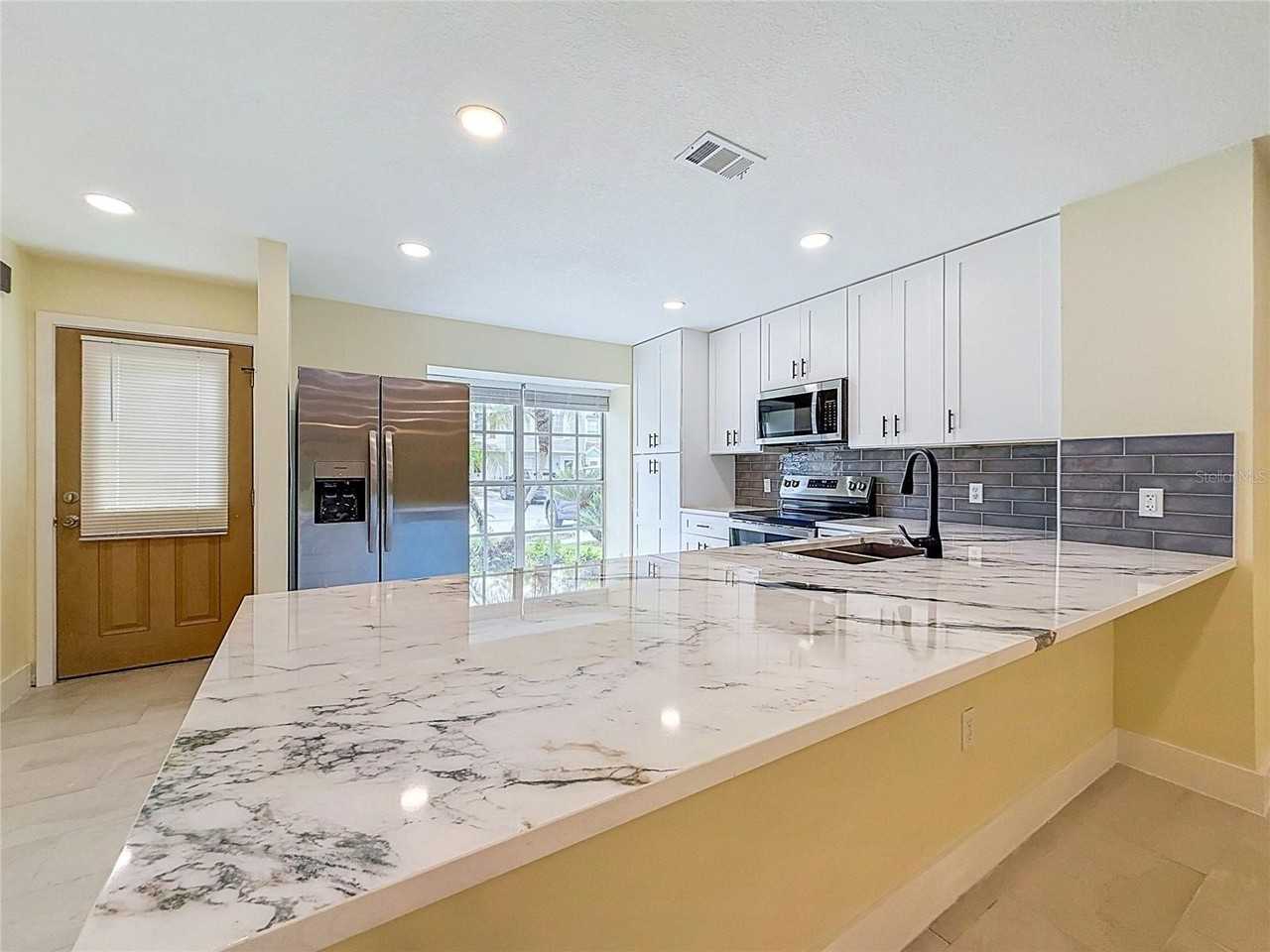 16110 Rambling Vine Dr W - Photo 2 of 40