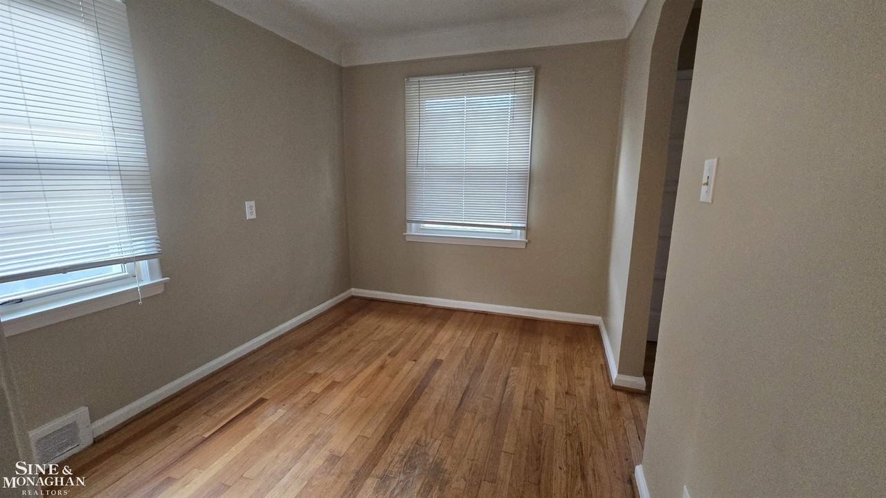 21553 Newcastle Rd - Photo 5 of 14