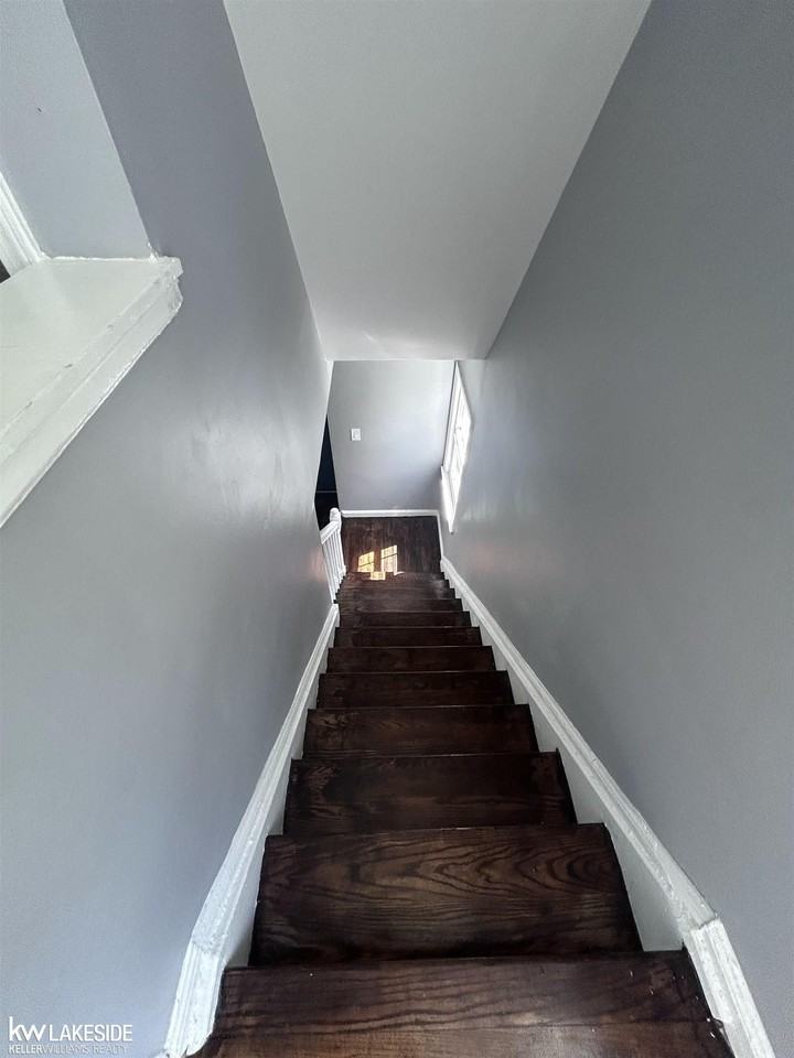 19238 W Chicago St - Photo 5 of 11