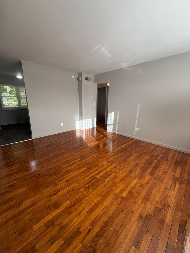 Meadowood Apartments - Photo 7 of 15