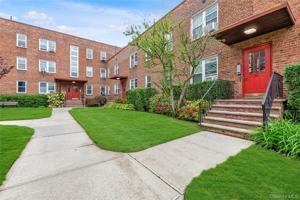 featured image of 275 Maple Ave #4G