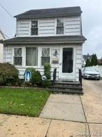 featured image of 34 Harvard St