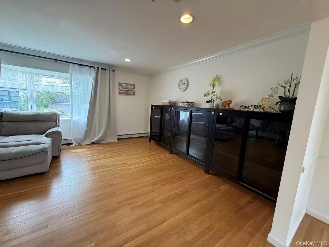 2817 Clubhouse Rd - Photo 3 of 13