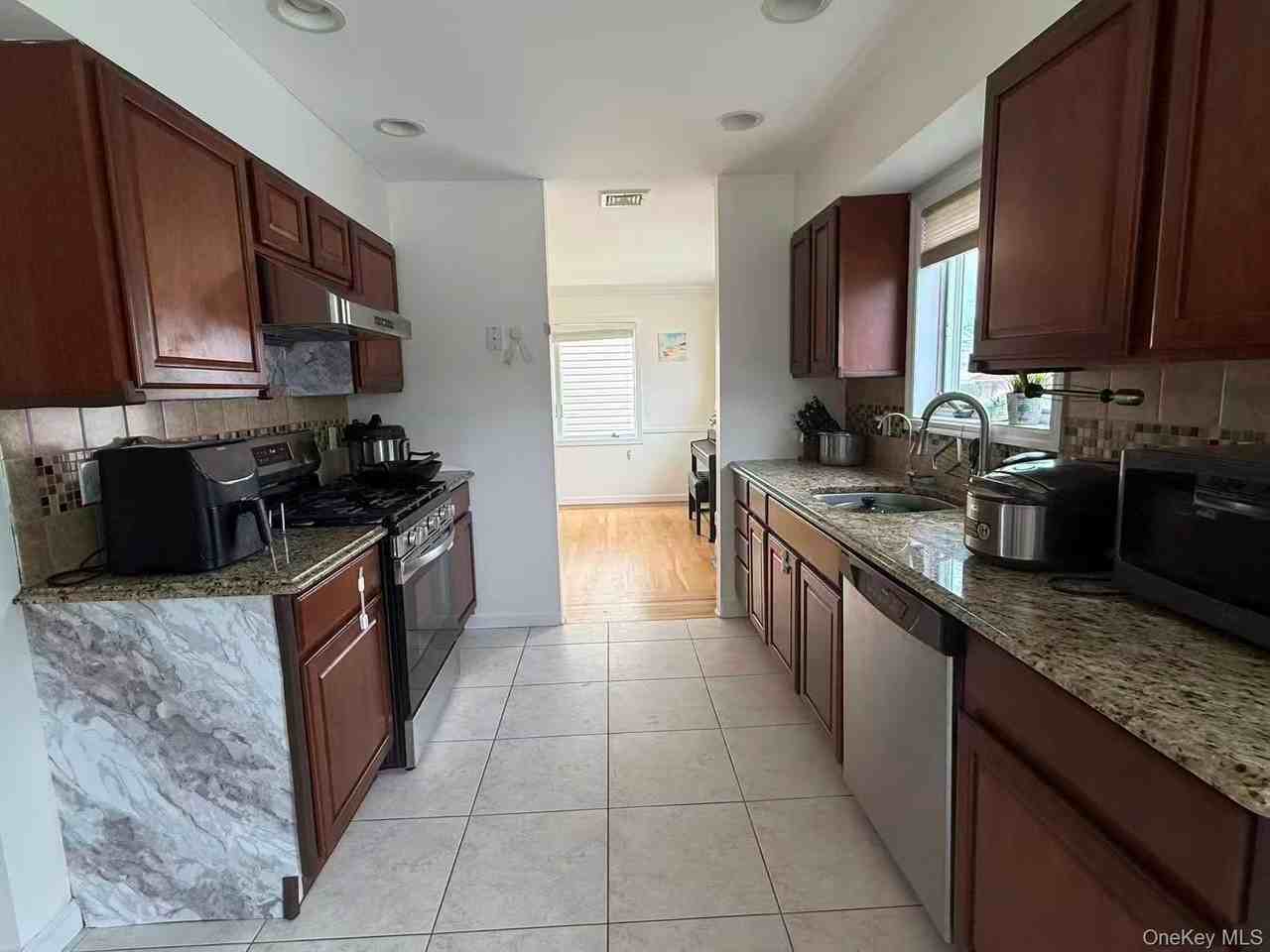 2817 Clubhouse Rd - Photo 5 of 13