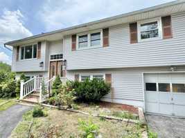 featured image of 42 Merriewold Ln N