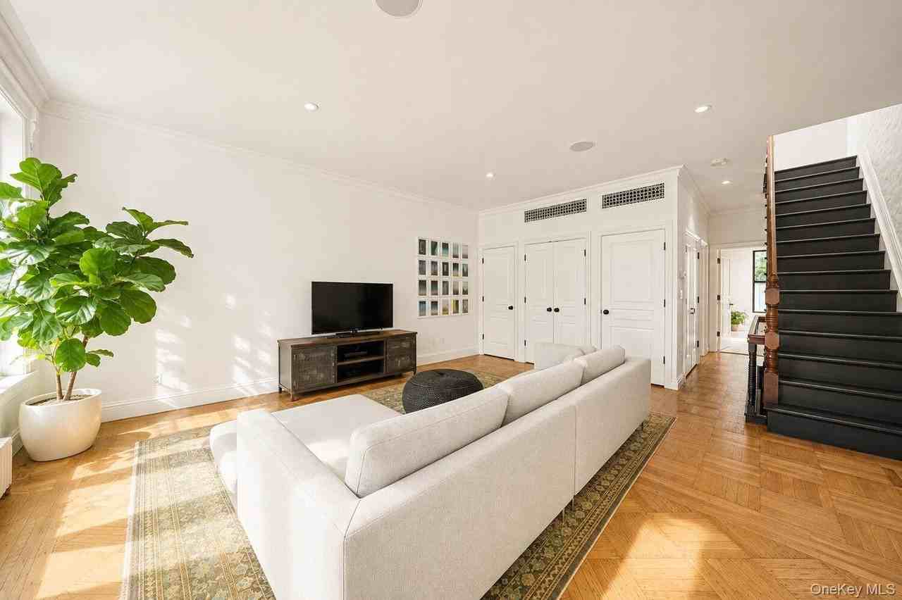 449A Macdonough St - Photo 7 of 20